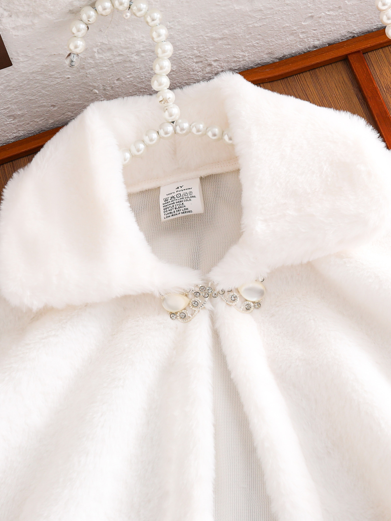 A Warm White Princess Shawl Ca - Winter Clothing Activity บทวิจารณ์และราคา