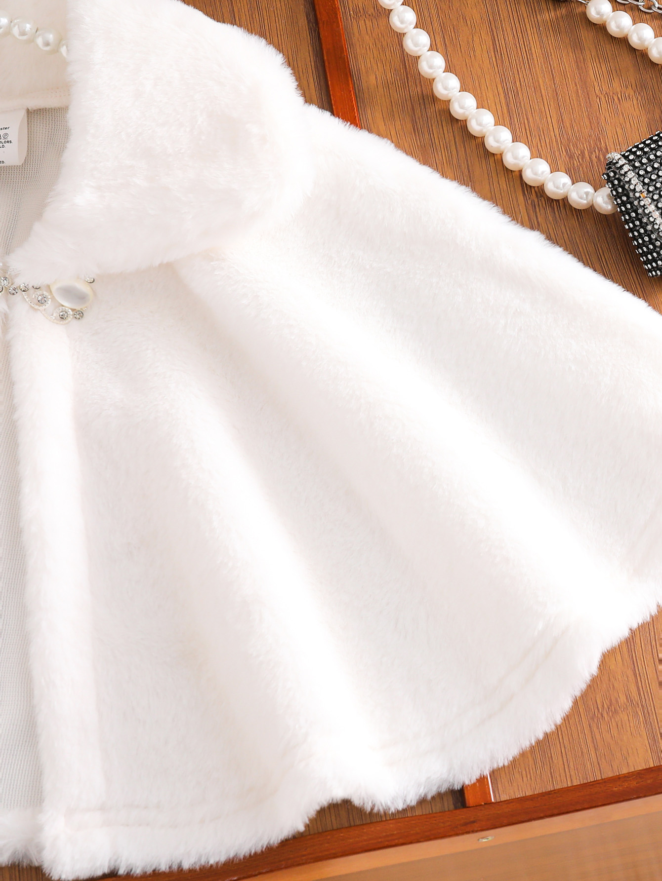 A Warm White Princess Shawl Ca - Winter Clothing Activity บทวิจารณ์และราคา